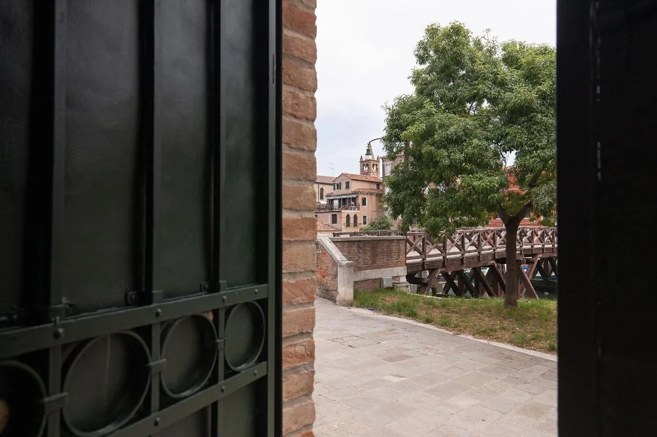 Residence Santa Marta By Halldis Venice Apartment