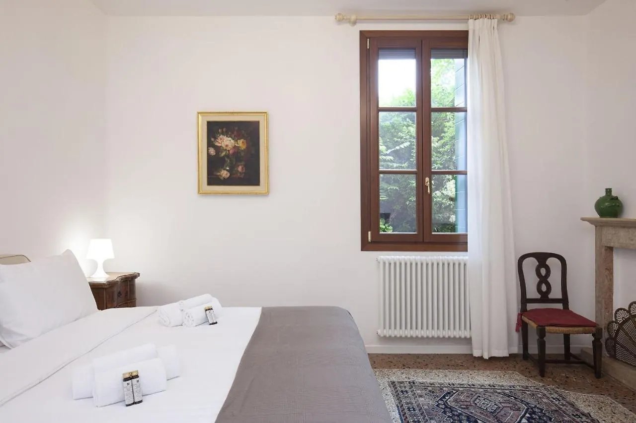 Residence Santa Marta By Halldis Venice Apartment
